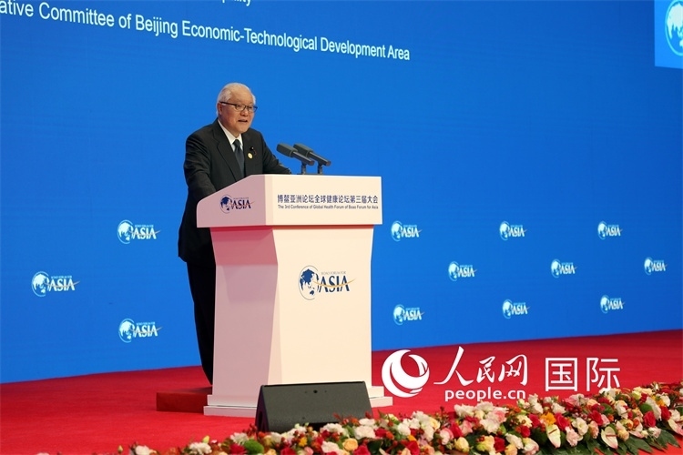 日本厚生勞動(dòng)大臣武見敬三在開幕式上致辭。人民網(wǎng)記者趙益普攝