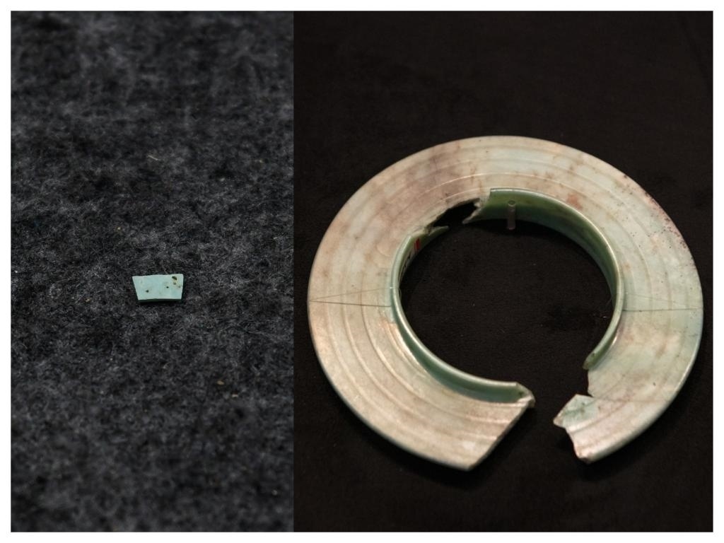 拼版照片：左圖為2024年7月10日拍攝的三星堆遺址出土的綠松石片（新華社記者王曦 攝），右圖為2024年7月21日在三星堆博物館文物保護(hù)與修復(fù)館拍攝的有領(lǐng)玉璧（新華社記者唐文豪 攝）。