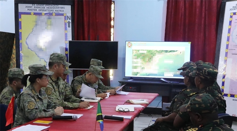 海上指揮所商定細(xì)節(jié)。王福攝