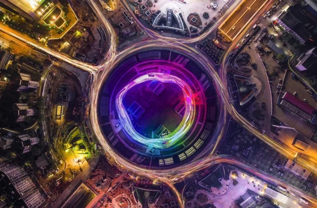 △武漢光谷正發(fā)展成為全國最大的光電子信息產(chǎn)業(yè)集群。