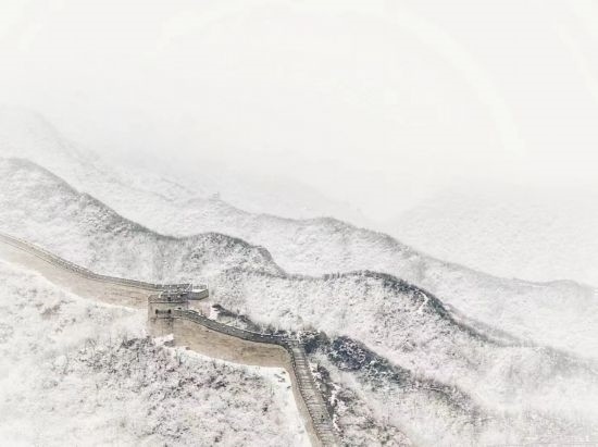 朱銳拍攝的長(zhǎng)城雪景。（受訪者供圖）