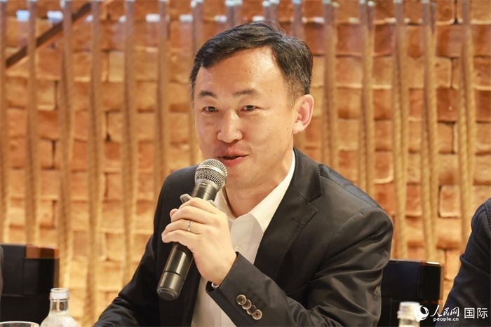 中國(guó)駐里約熱內(nèi)盧代總領(lǐng)事王海濤在座談會(huì)上致辭。人民網(wǎng)記者 陳海琪攝