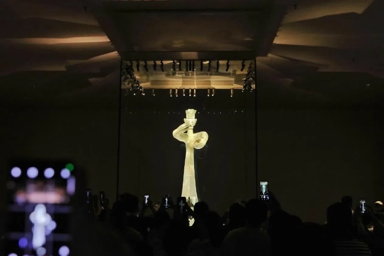 8月31日，亞洲媒體考察團(tuán)參訪三星堆博物館?！吨袊?guó)經(jīng)濟(jì)周刊》記者肖翊攝