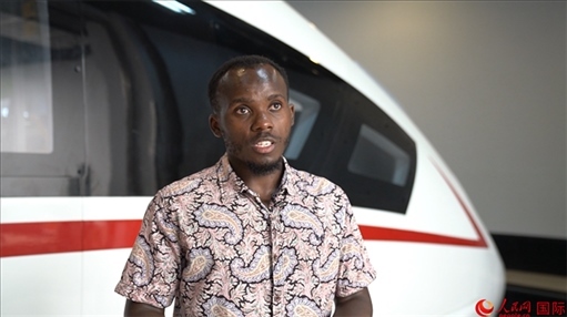 北京交通大學肯尼亞籍留學生卡里烏接受人民網(wǎng)采訪。人民網(wǎng) 周琳佳攝