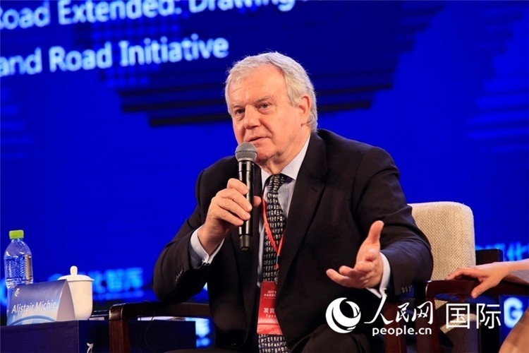 麥啟安在第四屆中國(guó)對(duì)外貿(mào)易論壇上發(fā)言 人民網(wǎng)資料照片