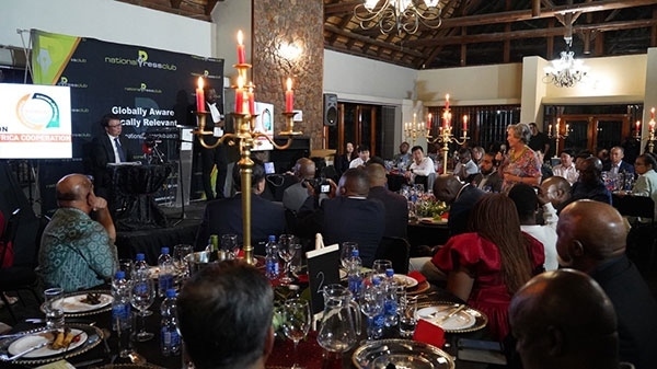 吳大使回答記者提問(wèn)。人民網(wǎng) 劉暢攝