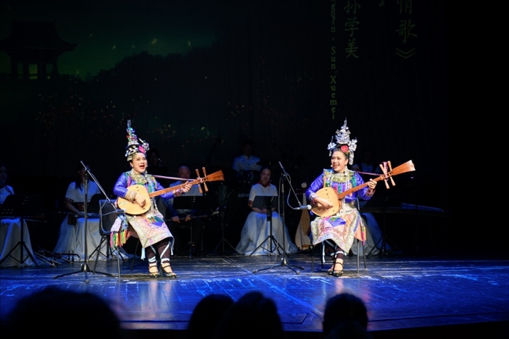 歌曲《月下情歌》。傅永山 攝