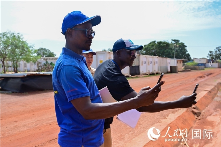 圖6 檢查組拍攝優(yōu)秀做法。謝坤攝