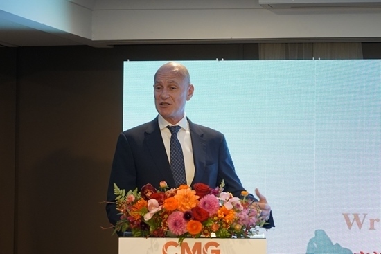 澳大利亞旅游局東半球市場及國際航司業(yè)務執(zhí)行總經理何安哲在活動上致辭。張舒惠攝