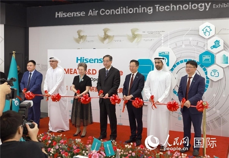 圖為開業(yè)剪彩儀式。人民網(wǎng)記者管克江攝