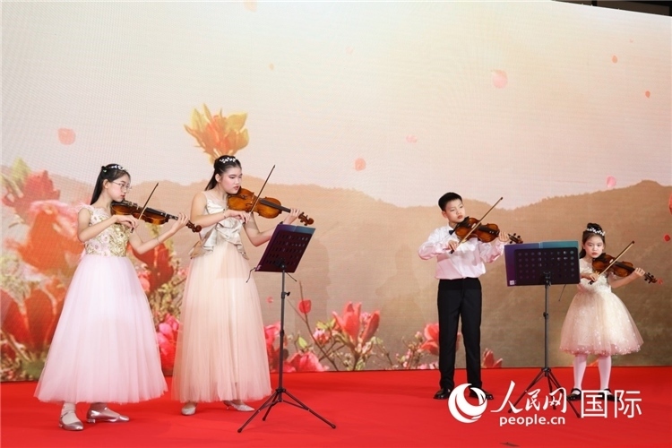 中國(guó)青少年樂(lè)器表演。人民網(wǎng)記者任皓宇攝