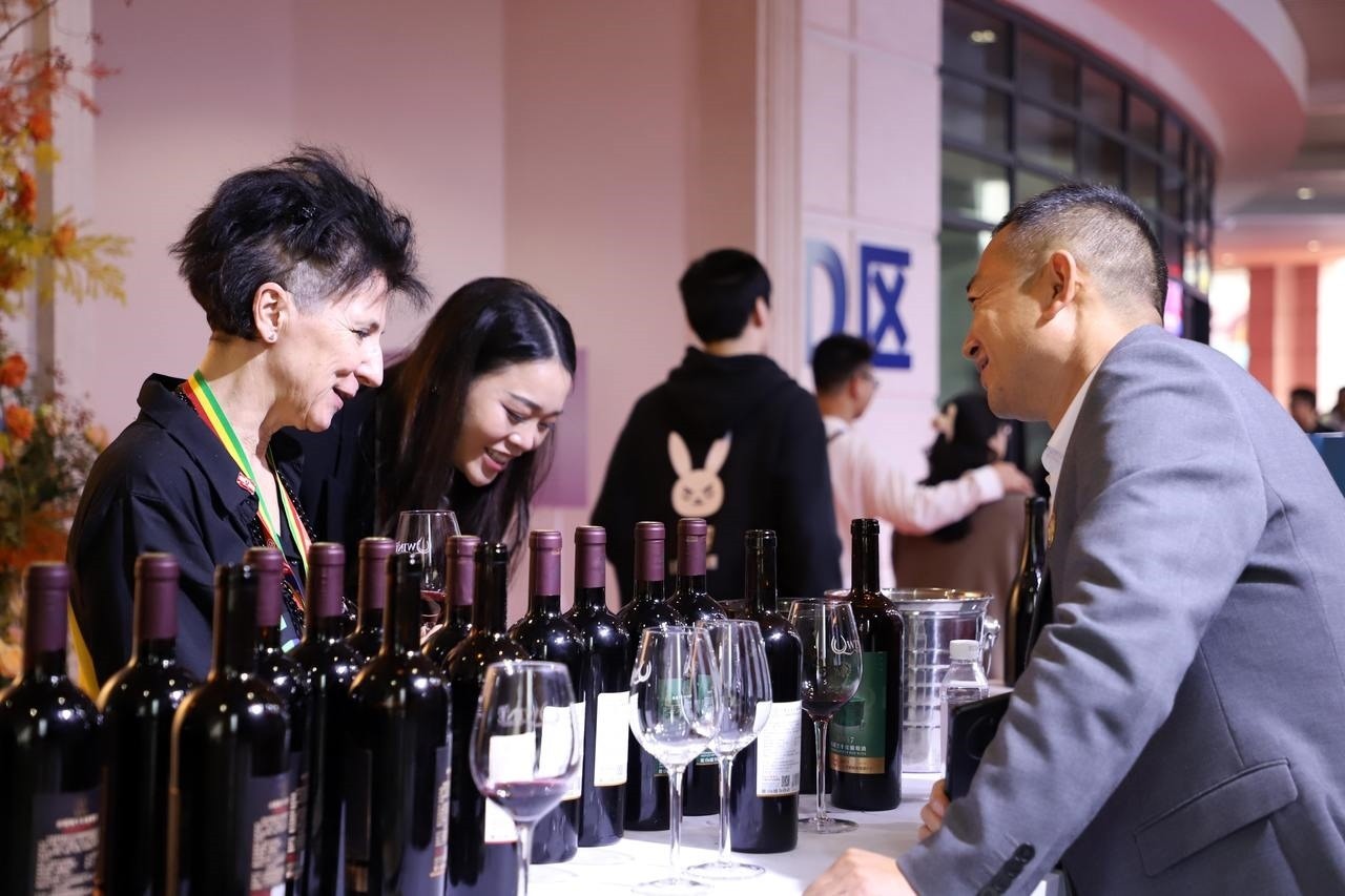 第五屆華僑進(jìn)口商品博覽會(huì)在浙江青田開(kāi)幕。新華社記者 張曉潔 攝