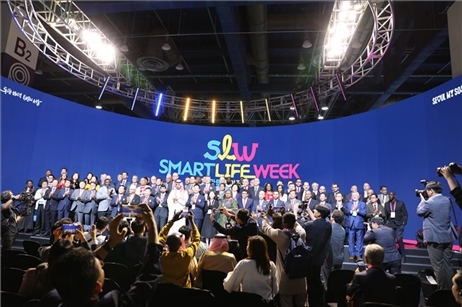 “智慧生活周”博覽會上展出的低空飛行器。人民網(wǎng)記者 莽九晨攝