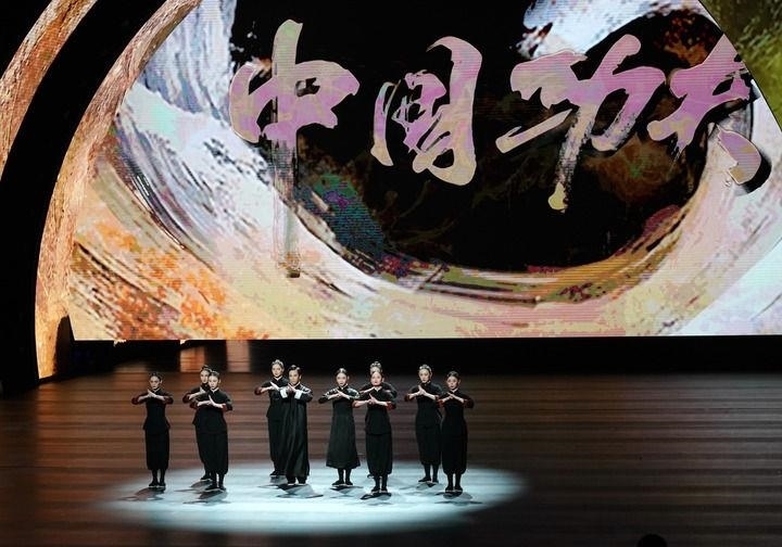 2024年9月19日，演職人員在北京文化論壇專場文藝演出中表演舞劇《詠春》。