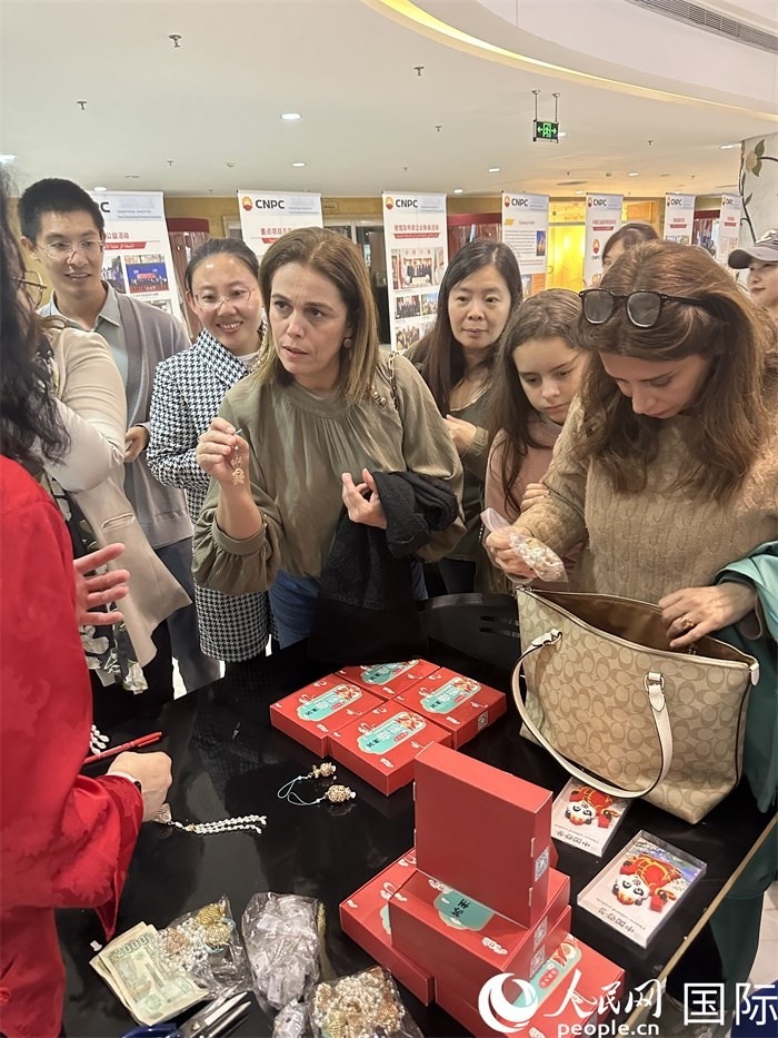 中國(guó)傳統(tǒng)非物質(zhì)文化遺產(chǎn)互動(dòng)展示。人民網(wǎng)記者 郝瑞敏攝