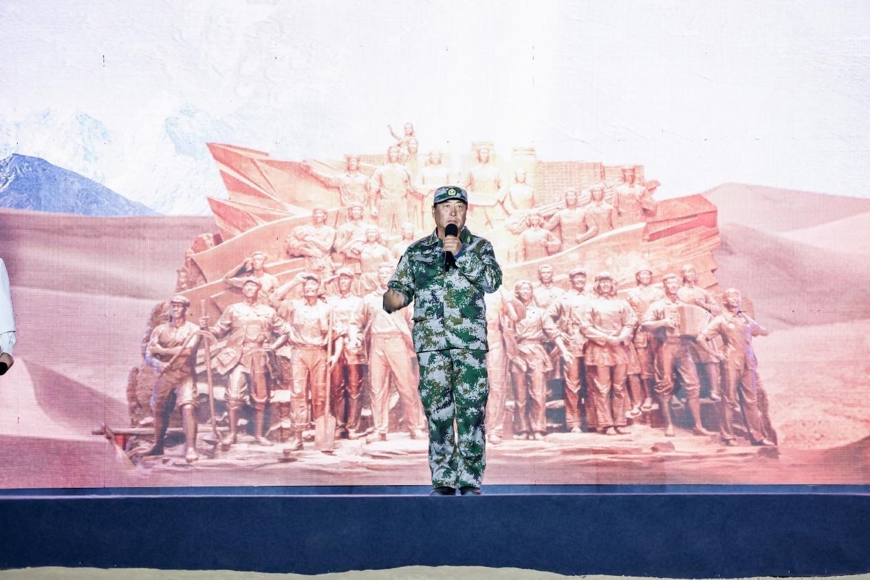 馬軍武在“何以中國·五星出東方”網(wǎng)絡(luò)主題宣傳活動現(xiàn)場演講。人民視頻供圖