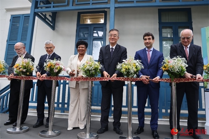 活動上，中巴嘉賓共同為“茶緣·中巴友誼園”剪彩，標(biāo)志著中巴友誼園中“茶之道”展覽正式開幕。人民網(wǎng)記者 張志文攝