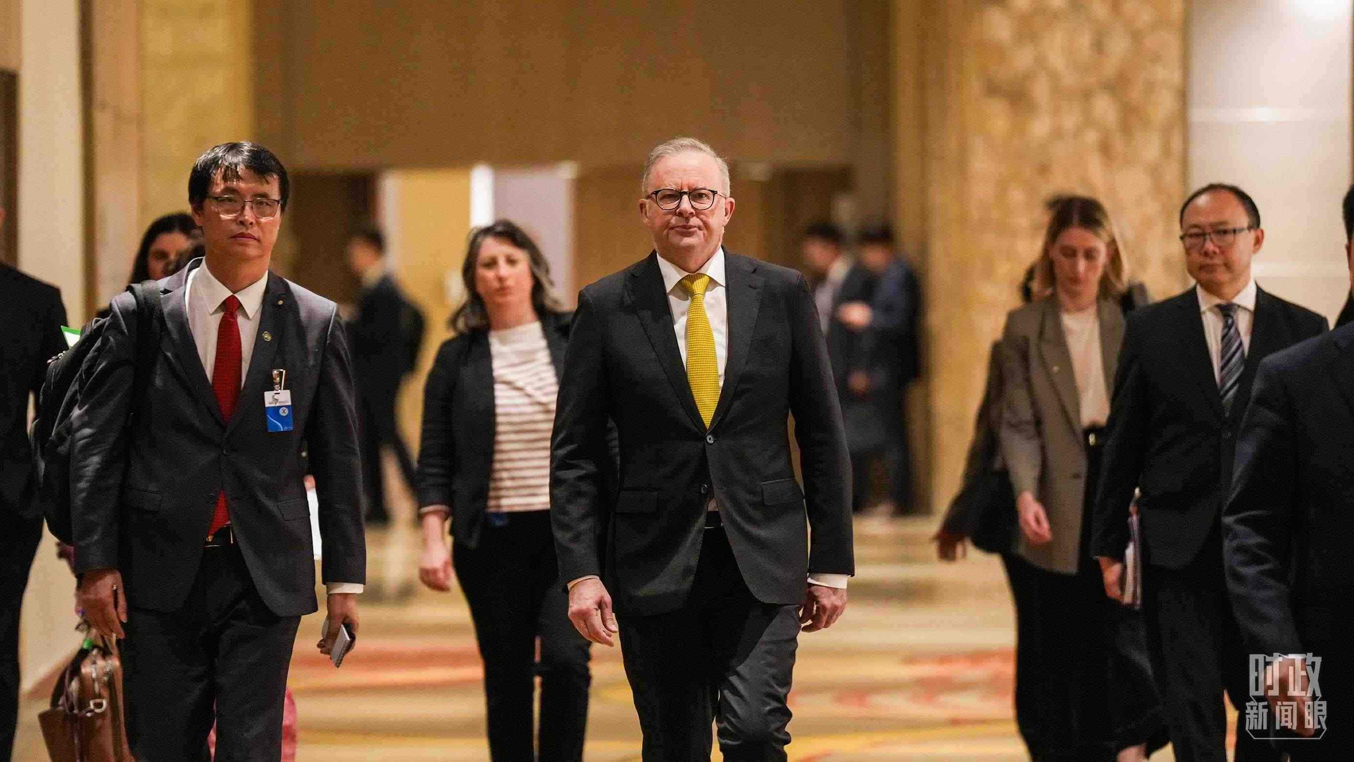 △澳大利亞總理阿爾巴尼斯抵達會見現(xiàn)場。（總臺記者李晉拍攝）