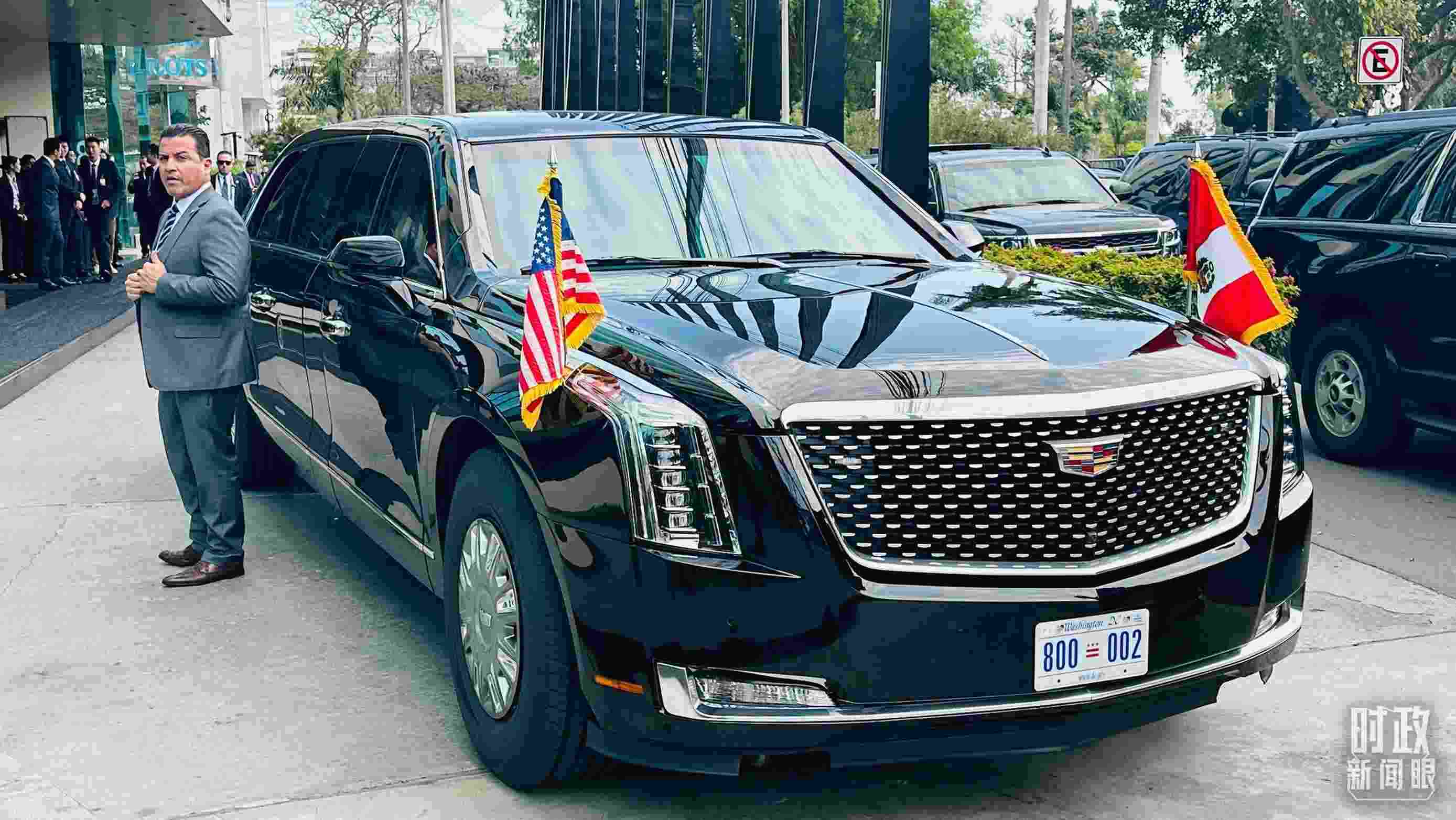 美國總統(tǒng)拜登乘車抵達(dá)中美元首會晤現(xiàn)場。（總臺央視記者范一鳴拍攝）