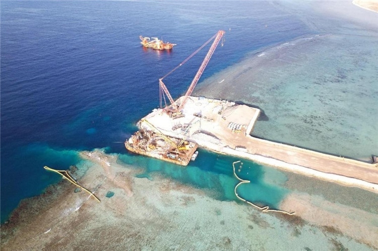 拉比格四期海水淡化項目取水口作業(yè)場景。項目方供圖