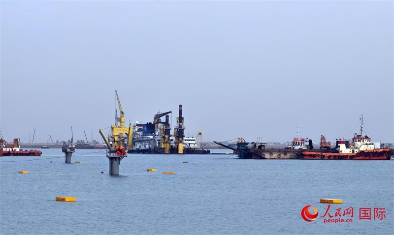 祖拜爾海底隧道施工場景。人民網(wǎng)記者管克江攝