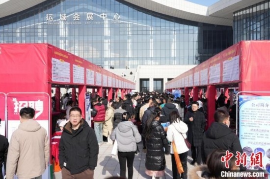 圖為招聘活動現(xiàn)場。 解凱光 攝