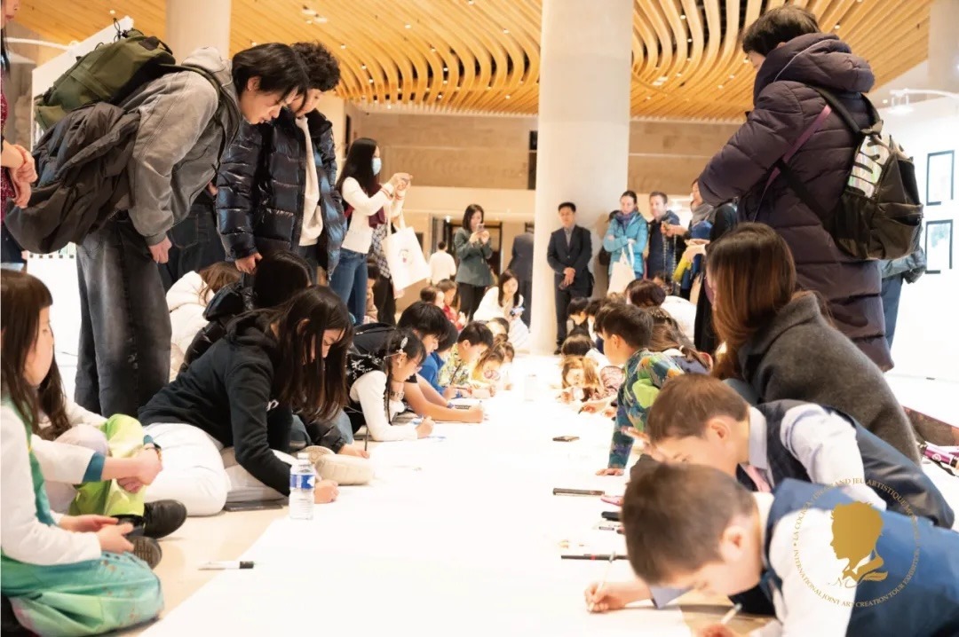 第三屆國際藝術(shù)聯(lián)創(chuàng)聯(lián)展盛大開幕。法中交流促進(jìn)會供圖