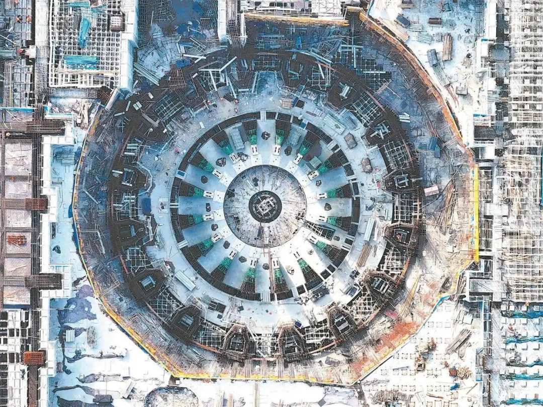 △中國科學(xué)院合肥物質(zhì)科學(xué)研究院等離子體所，緊湊型聚變能實驗裝置（BEST）項目正加緊施工。