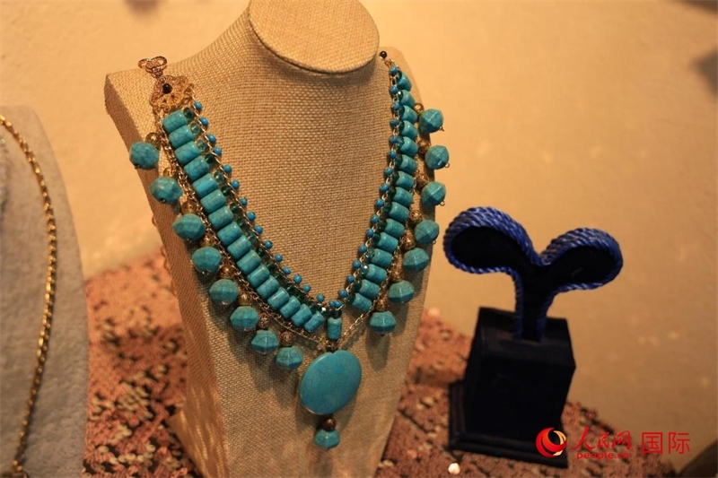 蘇美爾時期的流行項鏈。 人民網(wǎng)伊納斯·易卜拉欣攝
