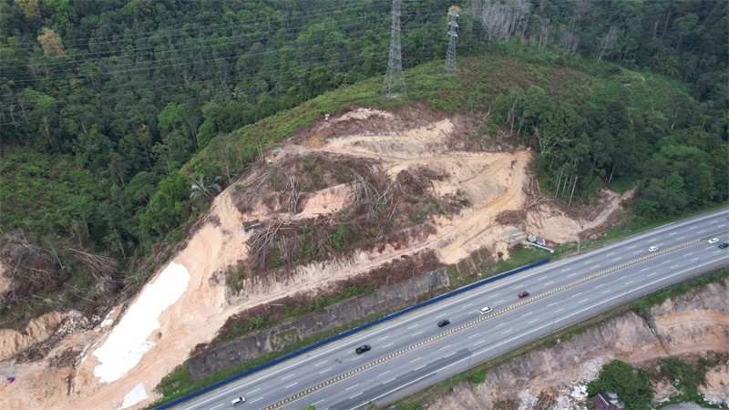 圖為施工現(xiàn)場。 鄧騰亮攝