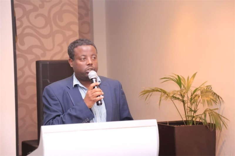 圖為埃塞俄比亞亞的斯亞貝巴大學(xué)政策研究員巴盧·德米西。受訪者供圖