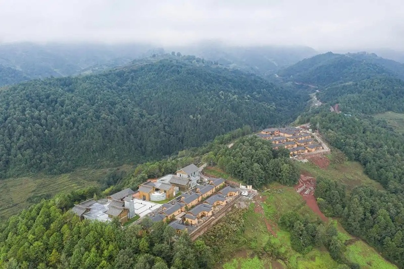 2020年10月13日拍攝的三河村新村聚居點。 