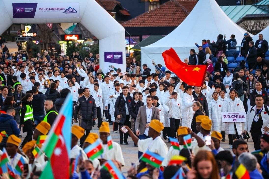 中國(guó)中學(xué)生體育代表團(tuán)在開(kāi)幕式上入場(chǎng)。圖片來(lái)源：中國(guó)中學(xué)生體育代表團(tuán)