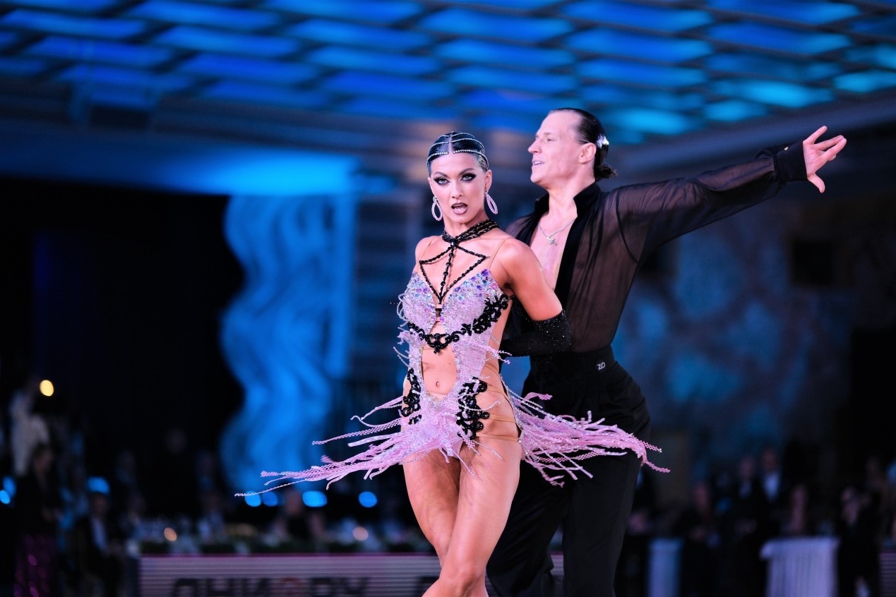 第七屆“克里姆林宮杯”國(guó)標(biāo)舞錦標(biāo)賽現(xiàn)場(chǎng)。于子恒攝