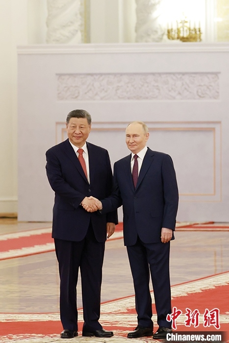 當?shù)貢r間5月8日上午，中國國家主席習近平出席俄羅斯總統(tǒng)普京在克里姆林宮舉行的歡迎儀式。 中新社記者 盛佳鵬 攝