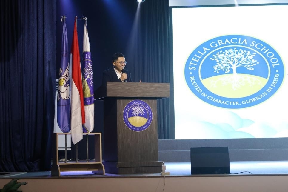 安德魯致辭。哈山努丁大學孔子學院供圖